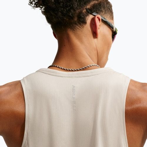 Pánské běžecké tričko Nike Stride cream Ii/sail