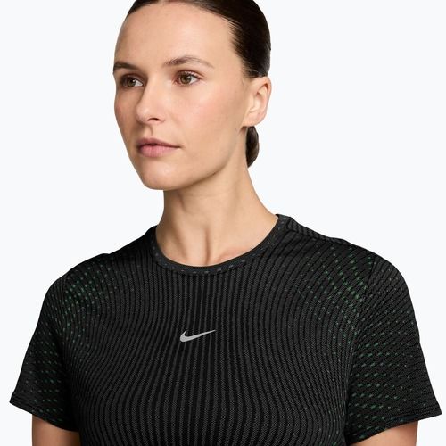 Dámské běžecké tričko Nike Swift Aero-Fit black/light green spark