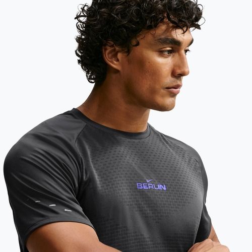 Pánské běžecké tričko Nike Stride anthracite