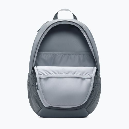 Městský batoh Nike Heritage Sweep 25 l smoke grey/smoke grey/white