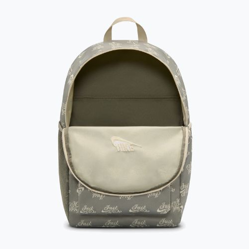 Městský batoh Nike Heritage 23 l light army/light khaki/light khaki