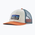 Kšiltovka Patagonia P-6 Logo LoPro Trucker white w/redtail rust 