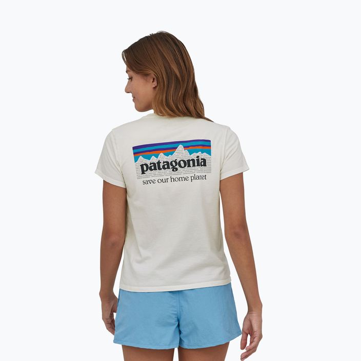 Dámské trekové tričko Patagonia P-6 Mission Organic birch white 2