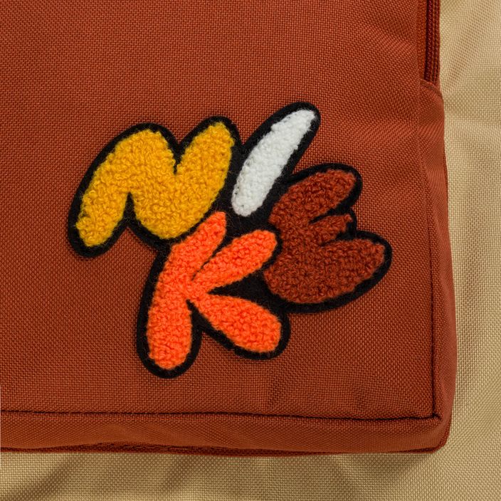 Dětský městský batoh Nike Classic 16 l sesame/burnt sunrise/total orange 6