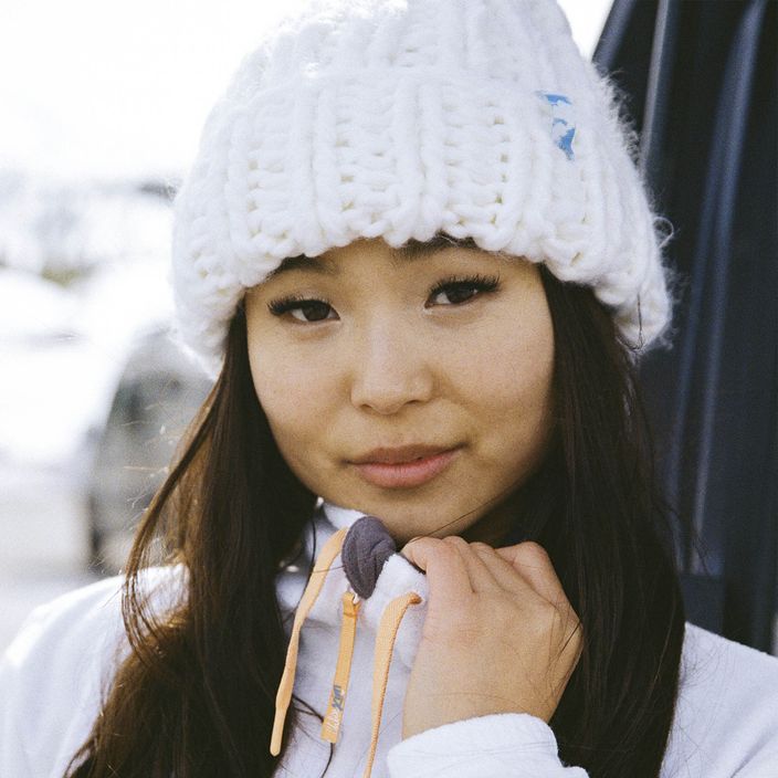 Dámská snowboardová čepice ROXY Chloe Kim Beanie bright white 8