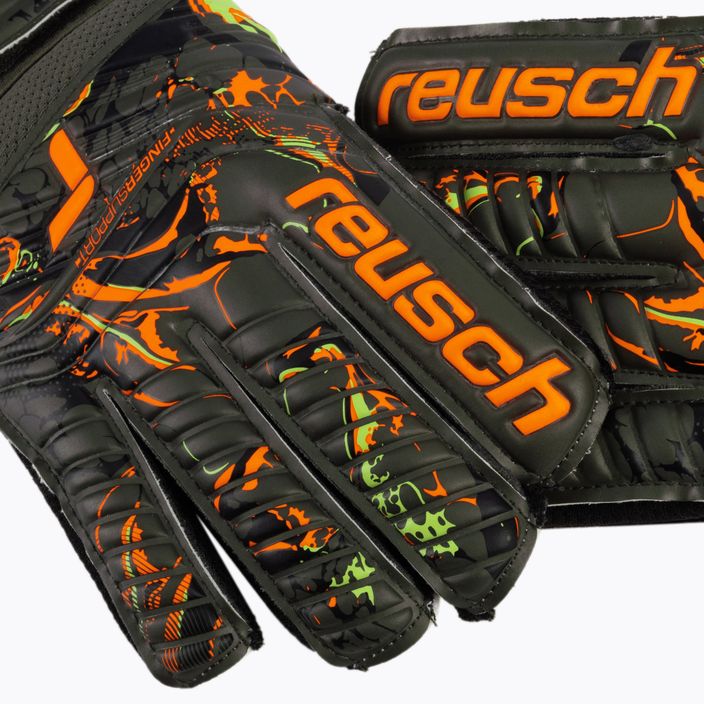 Brankářské rukavice Reusch Attrakt Grip Finger Support zeleno-oranžové 5370010-5556 4