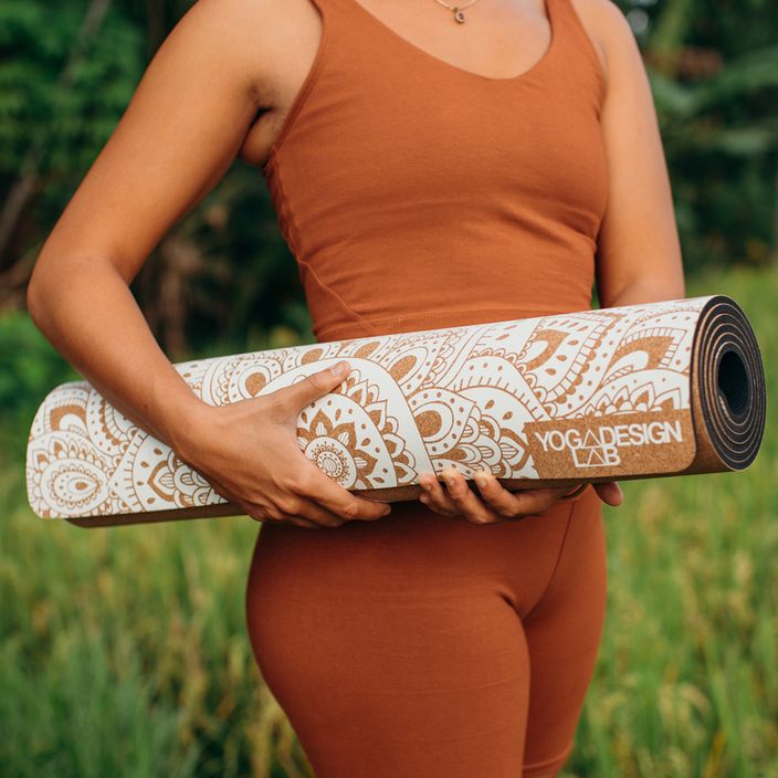 Podložka na jógu Yoga Design Lab Cork 5,5 mm hnědá Mandala White 9