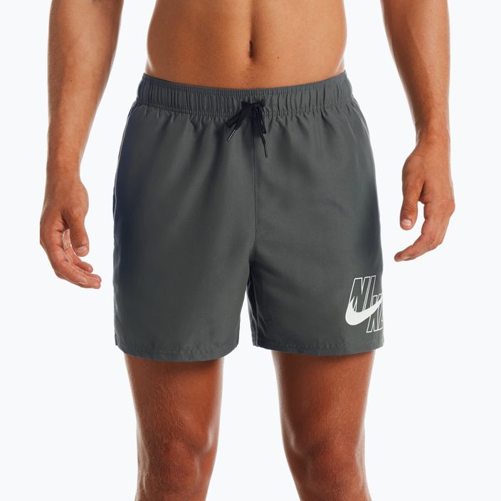 Pánské plavecké šortky Nike Logo Solid 5" Volley šedé NESSA566-018