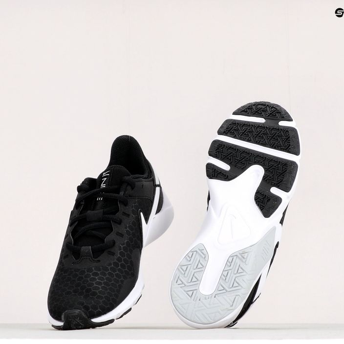 Dámské tréninkové boty Nike Legend Essential 2 černé CQ9545-001 9
