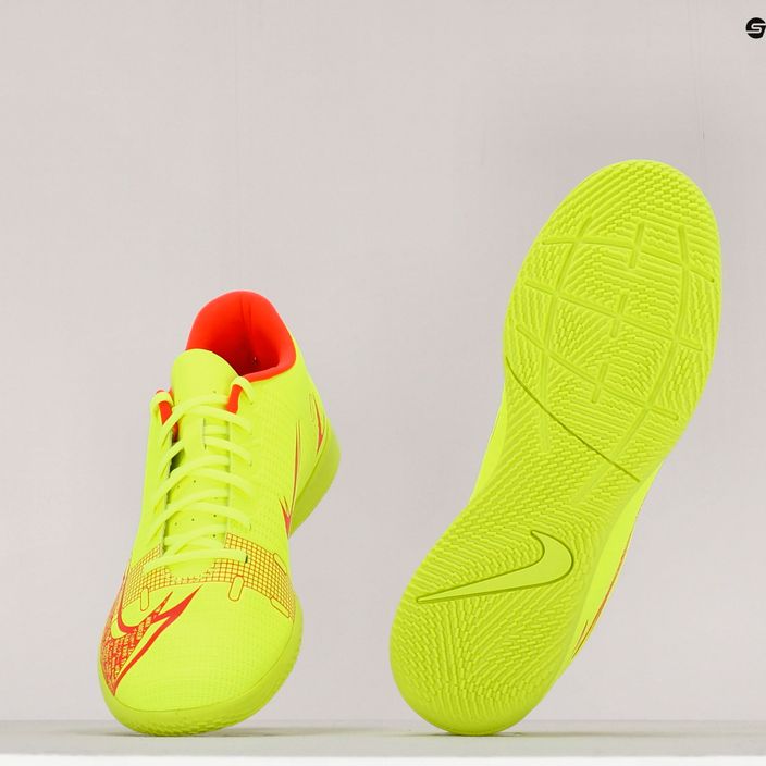 Pánské fotbalové boty Nike Vapor 14 Club IC yellow CV0980-760 10