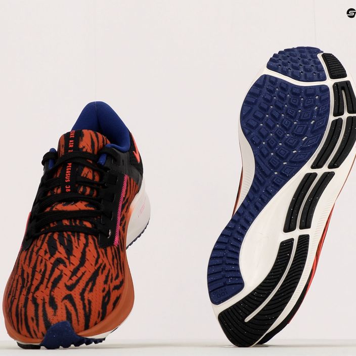 Nike Air Zoom Pegasus dámské běžecké boty 38 hnědé DQ7650-800 11