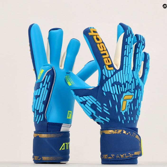 Reusch Attrakt Freegel Aqua Větruodolné brankářské rukavice modré 5370459-4433 9