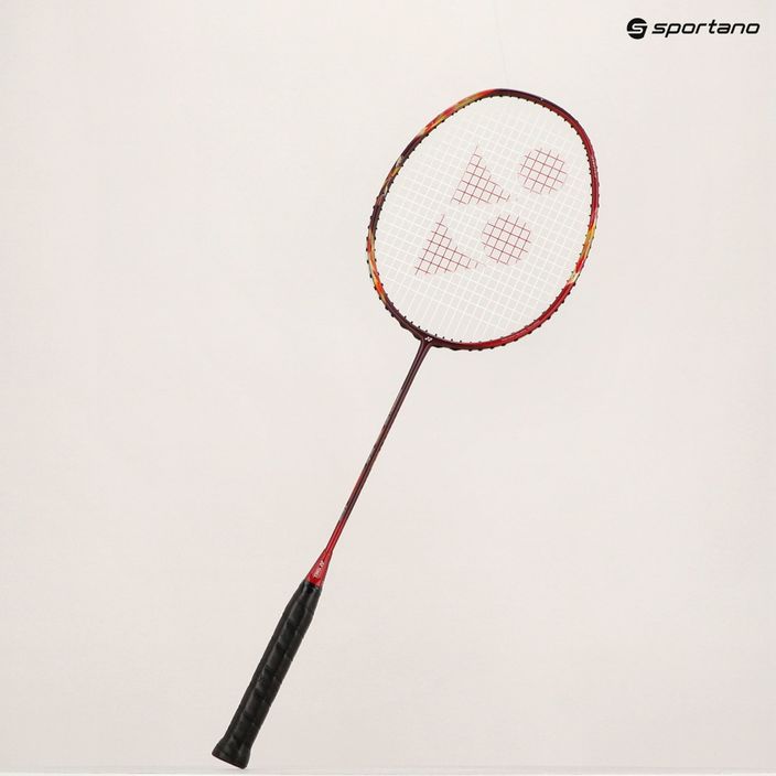 Badmintonová raketa YONEX červená Astrox 22RX 8