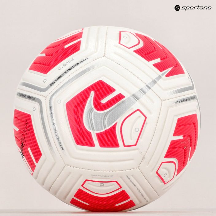 Fotbalový míč Nike Strike Team CU8062-100 velikost 5 5