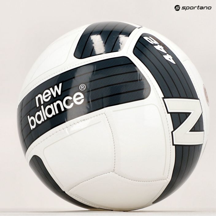 Fotbalový míč New Balance 442 Academy Trainer NBFB23002GWK velikost 5 5