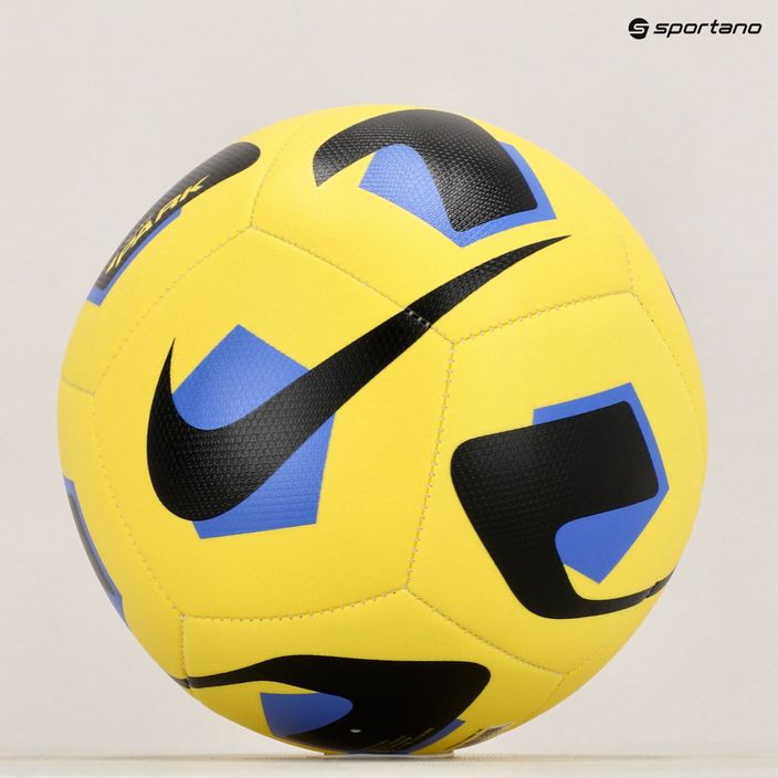Fotbalový míč Nike Park Team 2.0 DN3607-765 velikost 4 5