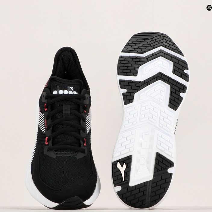 Pánská běžecká obuv Diadora Passo 3 black/white 18