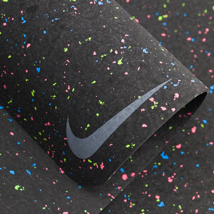 Podložka na jógu Nike Flow 4 mm černá N1002410-997 4