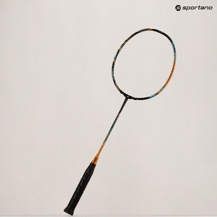 Badmintonová raketa YONEX černá Astrox 88 D PRO 8