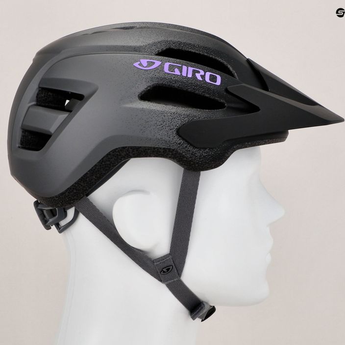 Dámská cyklistická helma Giro Fixture II W matte black titanium fade 8