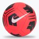 Fotbalový míč Nike Park Team CU8033-610 velikost 5