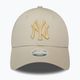 Dámská kšiltovka  New Era Metallic Logo 9Forty New York Yankees light beige 2
