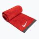 Nike Fundamental Large ručník červený N1001522-643 2