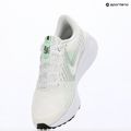 Dámské běžecké boty Nike Run Defy white/cucumber calm/black/illusion green 6