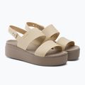 Dámské sandály Crocs Brooklyn Met Low Wedge metal champagne 4