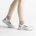 Brooks Levitate StealthFit 6 dámská běžecká obuv šedá 1203851B170 2
