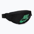 Ledvinka Nike Heritage Waistpack 3 l black/stadium green 2