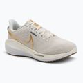 Dámské běžecké boty Nike Vomero 17 phantom/light bone/sail/metallic gold