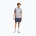 Pánské běžecké šortky Under Armour Launch 7" downpour gray / fire / reflective 2