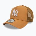 Kšiltovka  New Era League Essential Trucker New York Yankees dark beige 3
