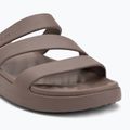 Nazouváky Crocs Getaway Strappy truffle 7