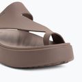 Dámské žabky Crocs Getaway Platform Toe Loop truffle 7