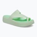 Dámské žabky Crocs Getaway Platform Toe Loop jade tint 2