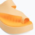 Dámské žabky Crocs Getaway Platform Toe Loop golden hour 7