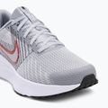 Pánské běžecké boty Nike Run Defy wolf grey / bright crimson / black / white 7