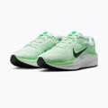 Pánské běžecké boty Nike Winflo 11 barely green / black / green strike 3