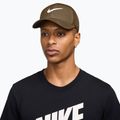 Kšiltovka Nike Dri-FIT Club mosswood brown/white
