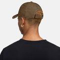 Kšiltovka Nike Dri-FIT Club mosswood brown/white 2