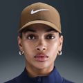 Kšiltovka Nike Dri-FIT Club mosswood brown/white 5