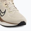 Dámské běžecké boty Nike Quest 6 light khaki/sail/metallic gold/off black 7