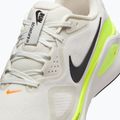Pánské běžecké boty Nike Structure 26 summit white/volt/total orange/black 9