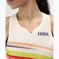 Dámské běžecké tričko HOKA Race Day Singlet alabaster flare 4