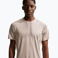 Pánské běžecké tričko Nike Stride Dri-Fit ADV cream li/mink brown 2