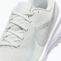 Dámské běžecké boty Nike Revolution 8 off white/barely green/metallic silver 4