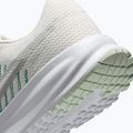 Dámské běžecké boty Nike Run Defy summit white/white/metallic silver 4