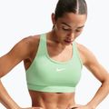 Sportovní podprsenka Nike Swoosh cucumber calm/white